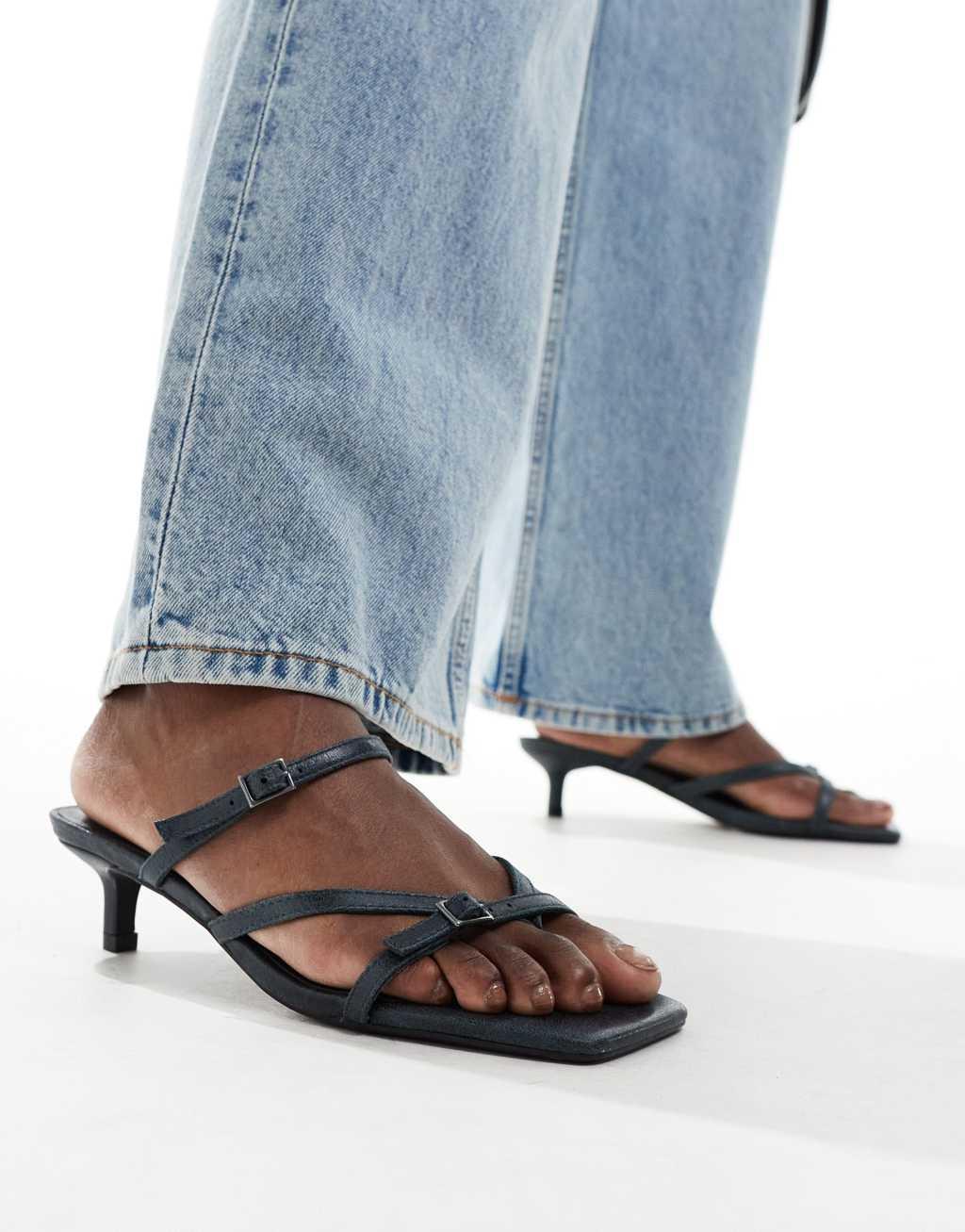 Pull&Bear open toe sandals in black Product Image