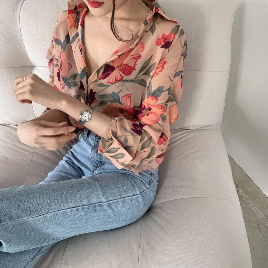 Long-Sleeve Floral Blouse Product Image