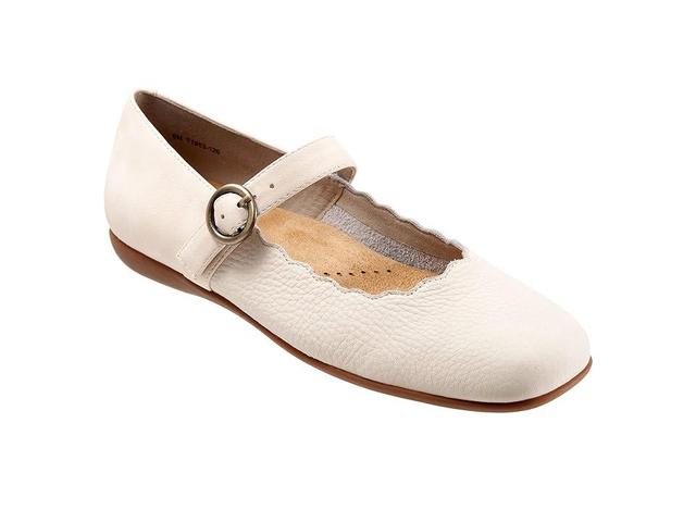 Trotters Sugar (Bone Leather/Veg) Women's Flat Shoes Product Image