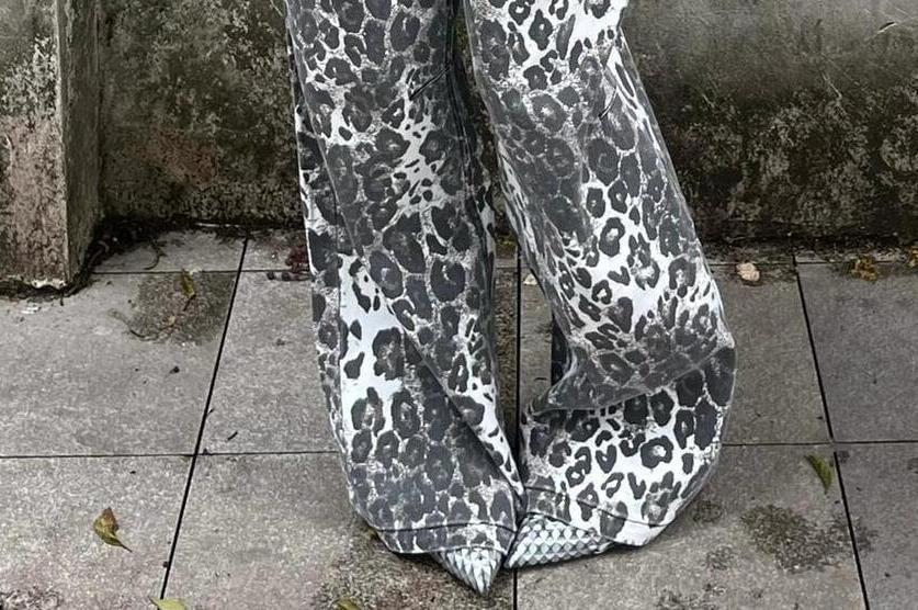 Mid Waist Leopard Print Washed Wide Leg Jeans Product Image