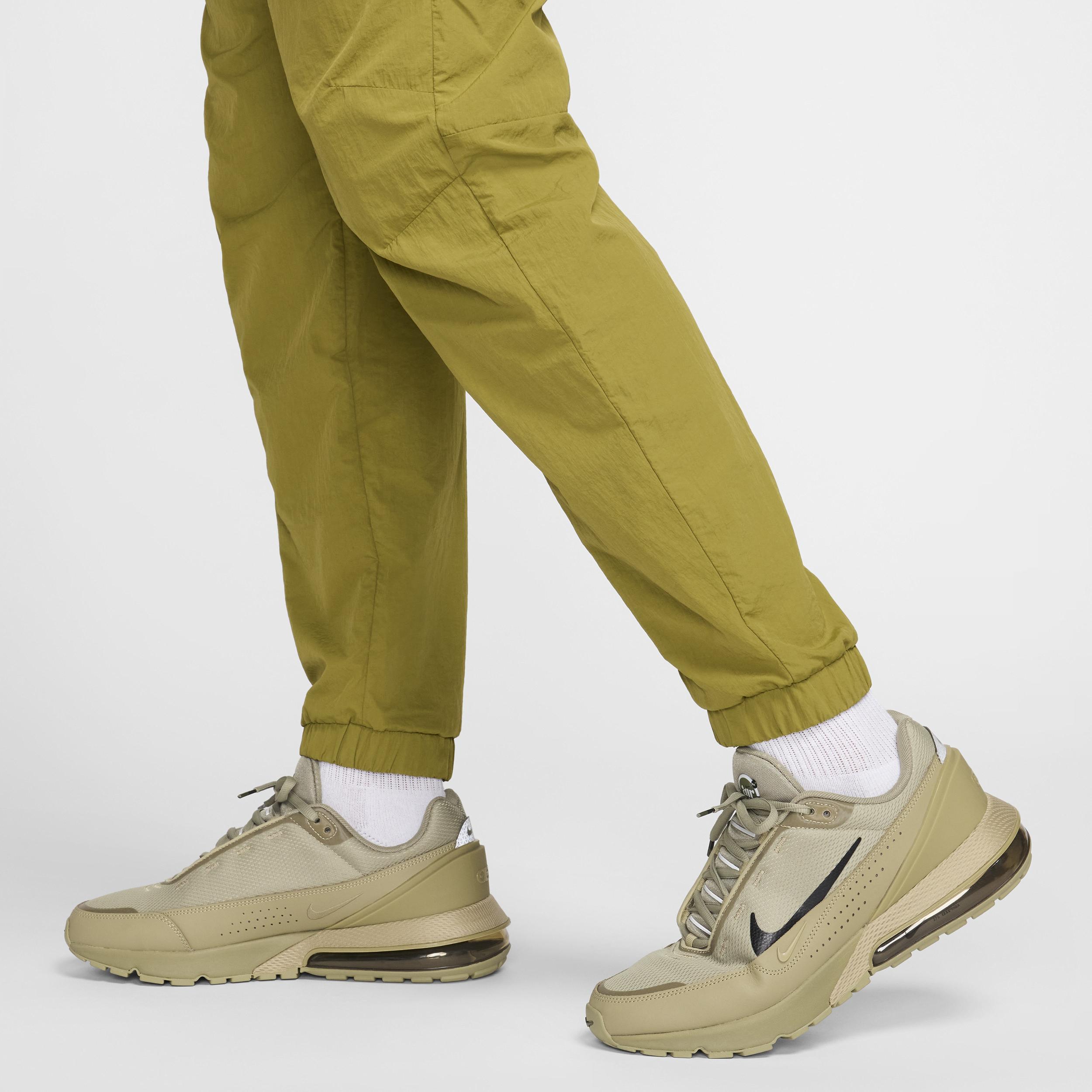 Nike Men's Tech Woven Straight Leg Pants Product Image