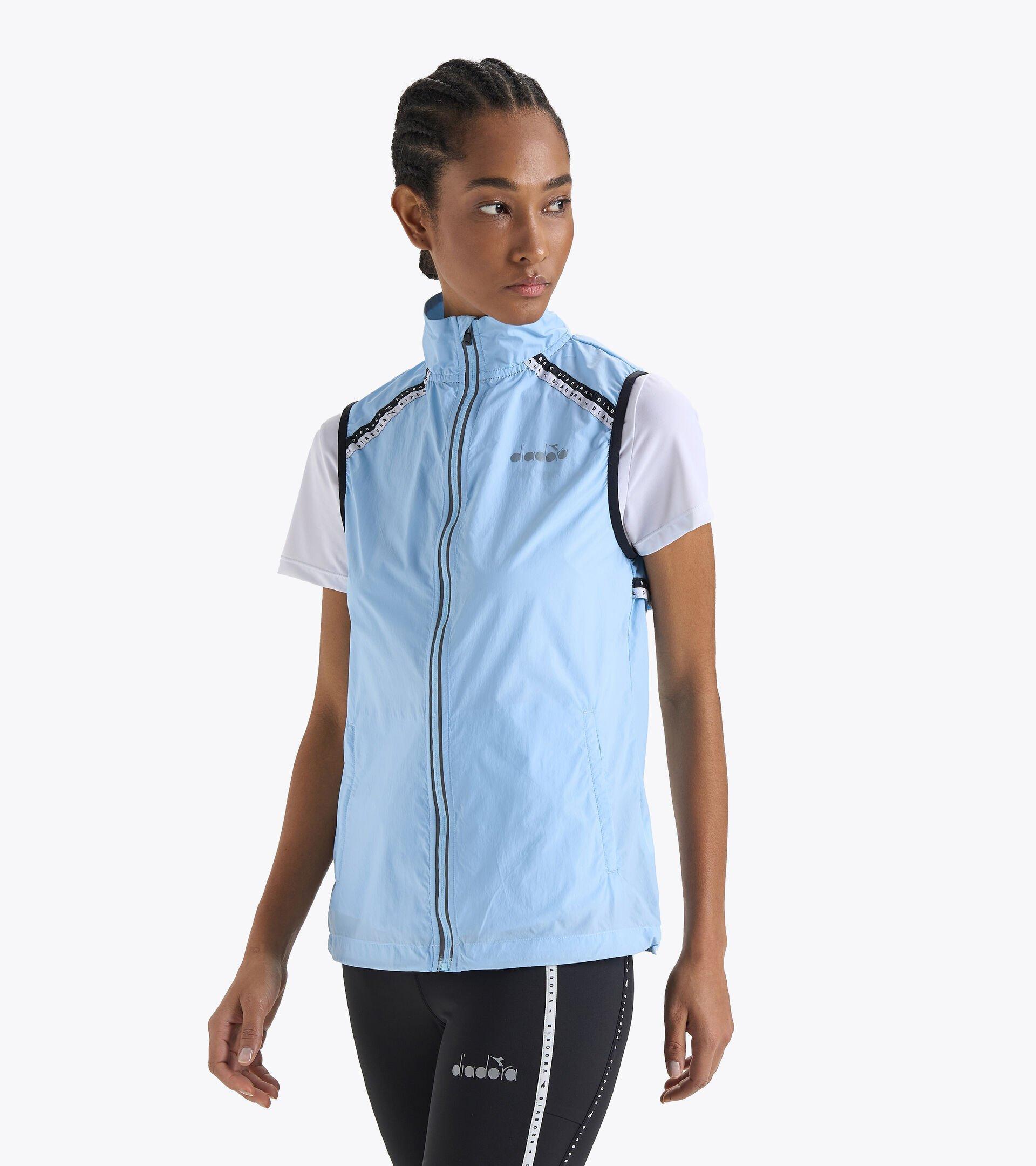 L. PACKABLE VEST Product Image