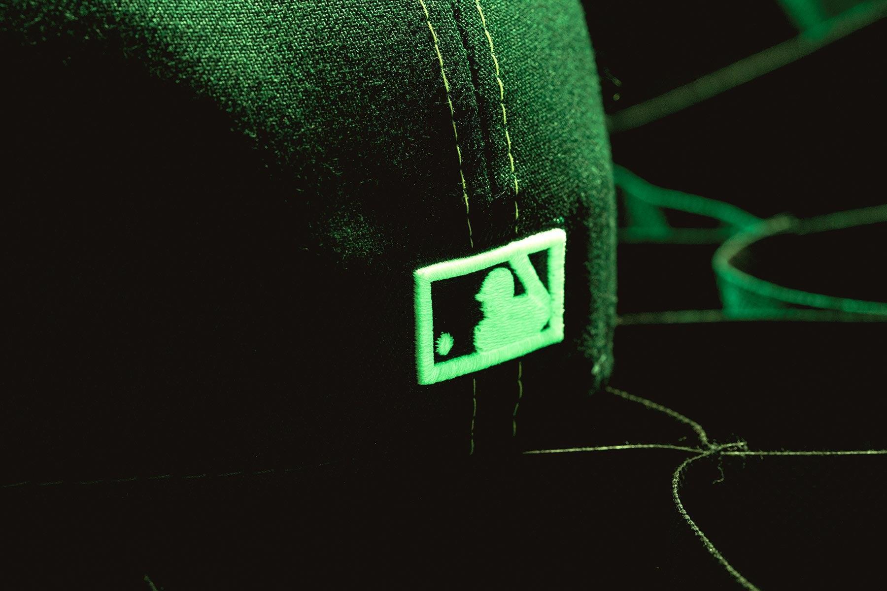 Feature x New Era "Night Vision" 59FIFTY Fitted - Chicago White Sox Male Product Image