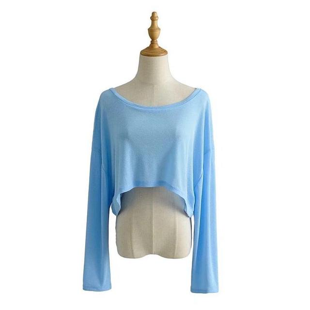 Long-Sleeve Scoop Neck Plain Crop T-Shirt Product Image