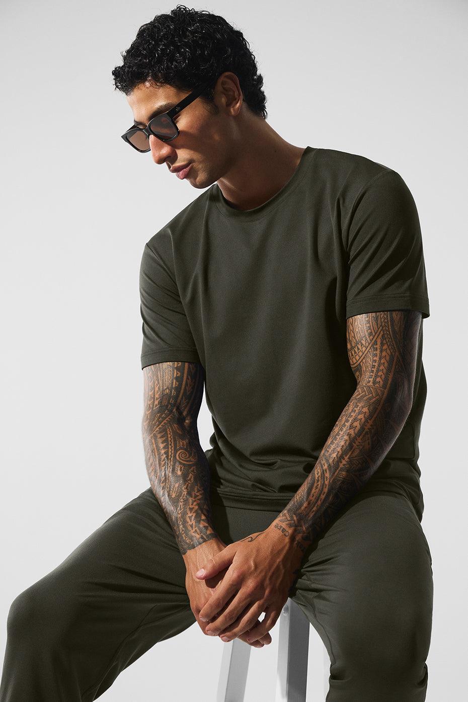 Conquer Reform Crewneck Short Sleeve - Stealth Green Male Product Image