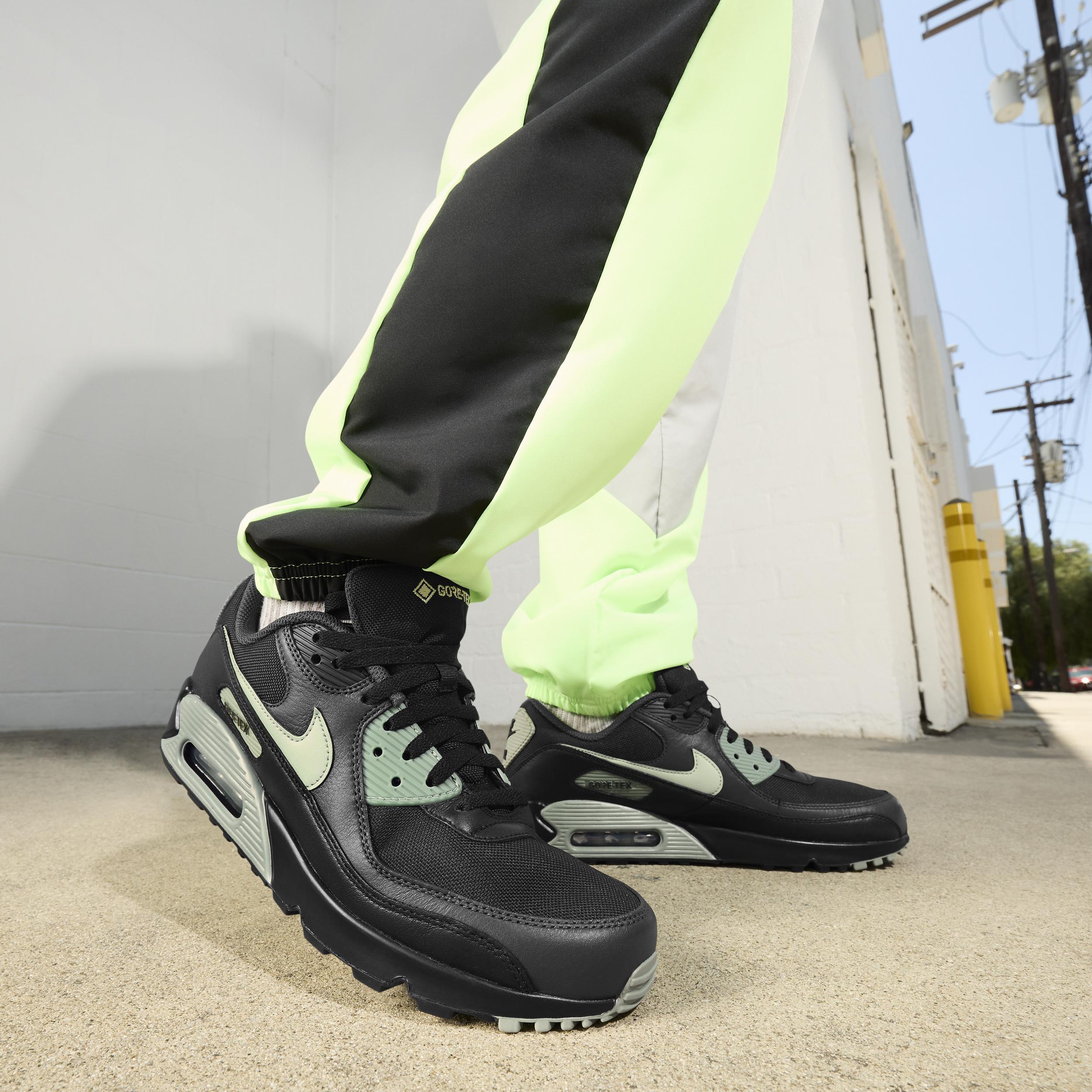 Nike Air Max 90 Gore-Tex Waterproof Sneaker Product Image