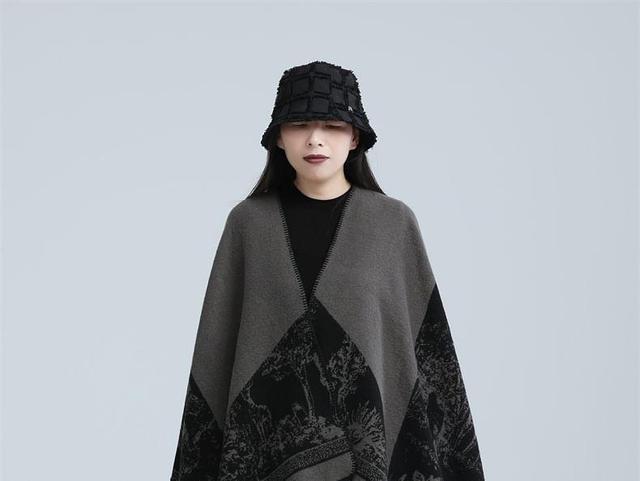 Patterned Shawl Product Image