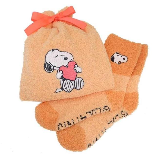 SNOOPY Fluffy Socks with Drawstring Pouch Product Image