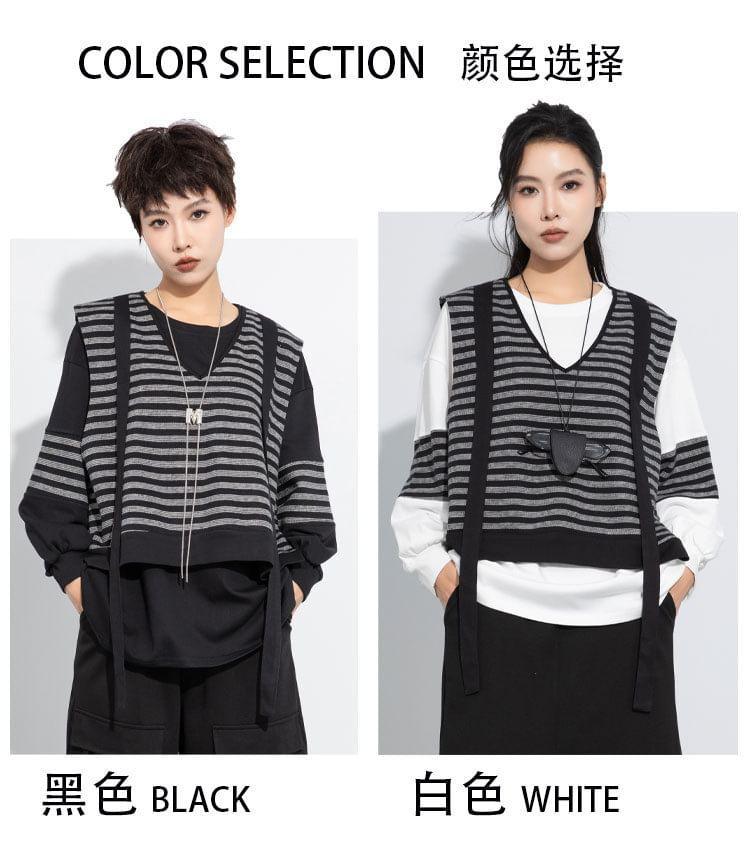 Set: Round Neck Striped Panel Pullover + V-Neck Slit Vest Product Image