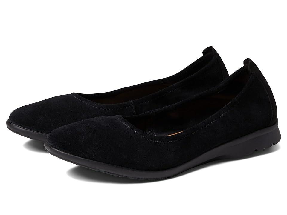 Clarks Jenette Ease Suede) Women's Shoes Product Image