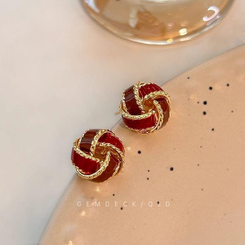 Knot Stud Earring Product Image