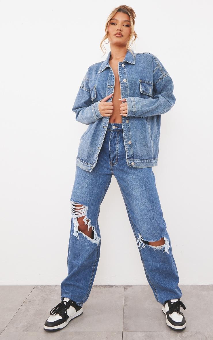 PRETTYLITTLETHING Mid Blue Wash Knee Rip Boyfriend Jeans Product Image