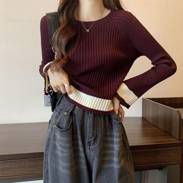 Round Neck Striped Ribbed Sweater Product Image