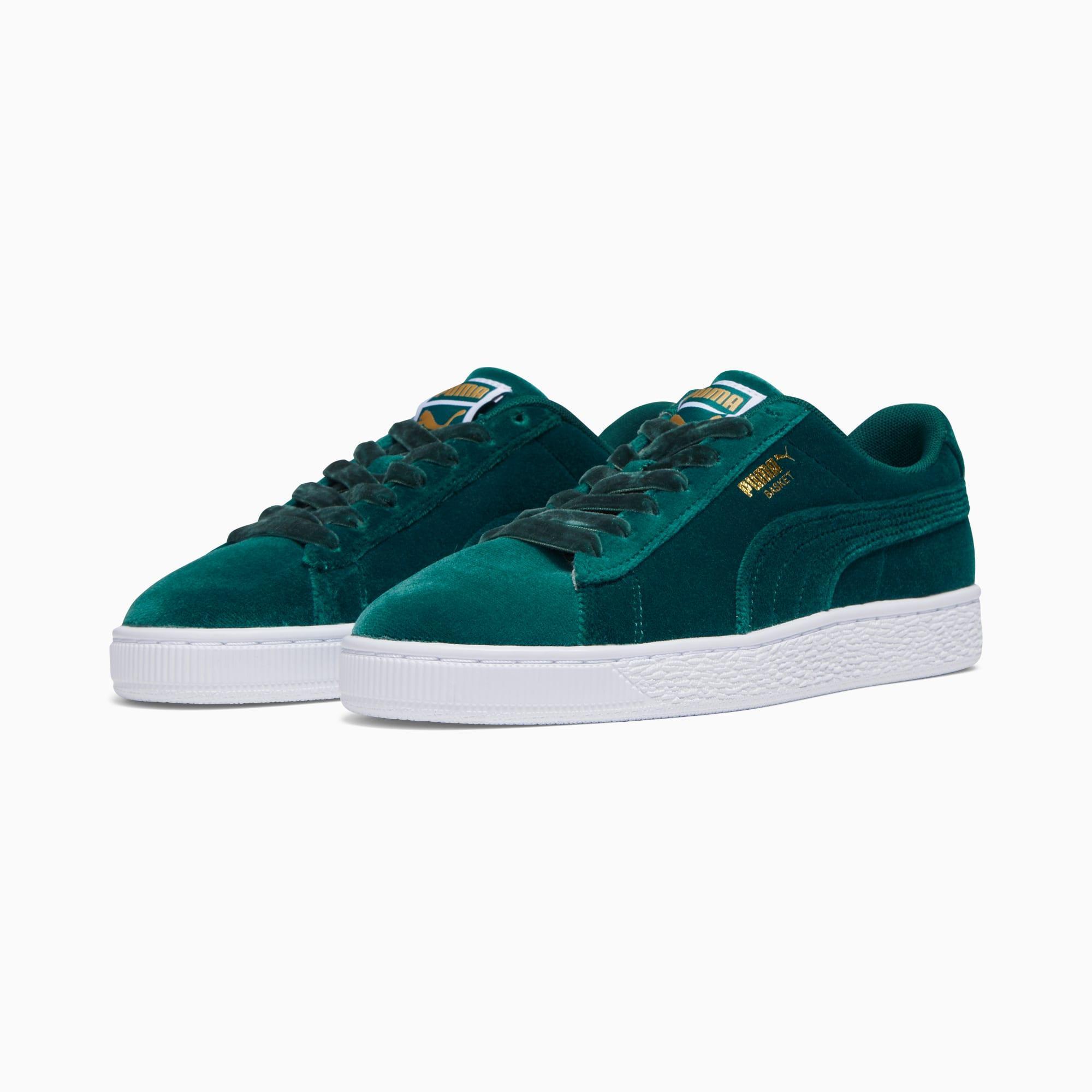 Basket Classic Velvet Women's Sneakers Product Image