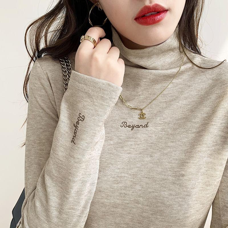 Long-Sleeve Turtleneck Lettering Fleece-Lined Slim Fit Tee Product Image