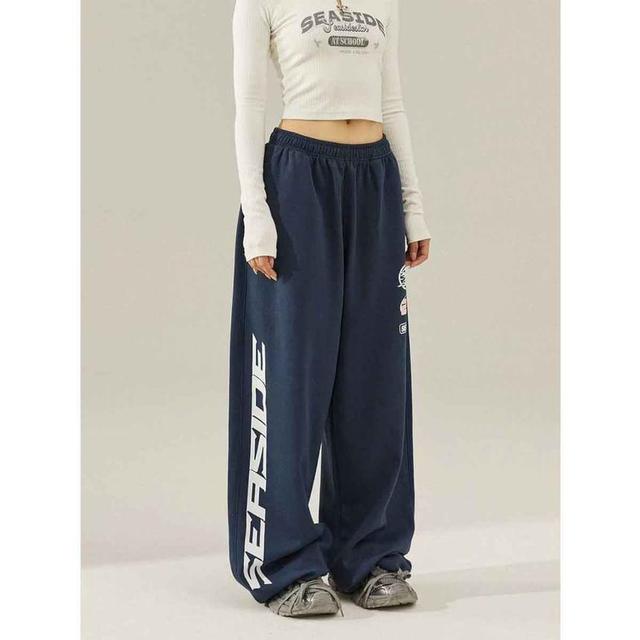 Low Waist Lettering Print Loose-Fit Wide-Leg Sweatpants Product Image