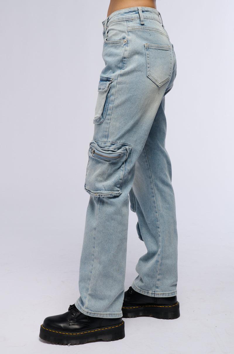 ALL OVER POCKET DETAIL RELAXED FIT JEANS Product Image