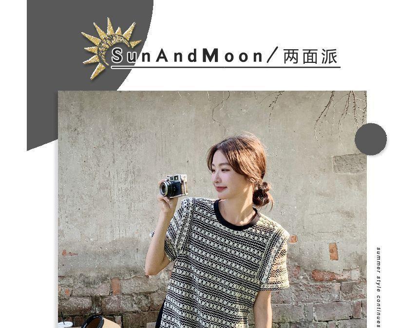 Short-Sleeve Crew Neck Patterned Knit Midi Shift Dress Product Image