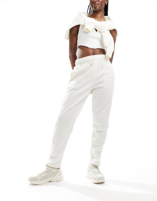 The North Face Evolution Cocoon track pants in white Product Image