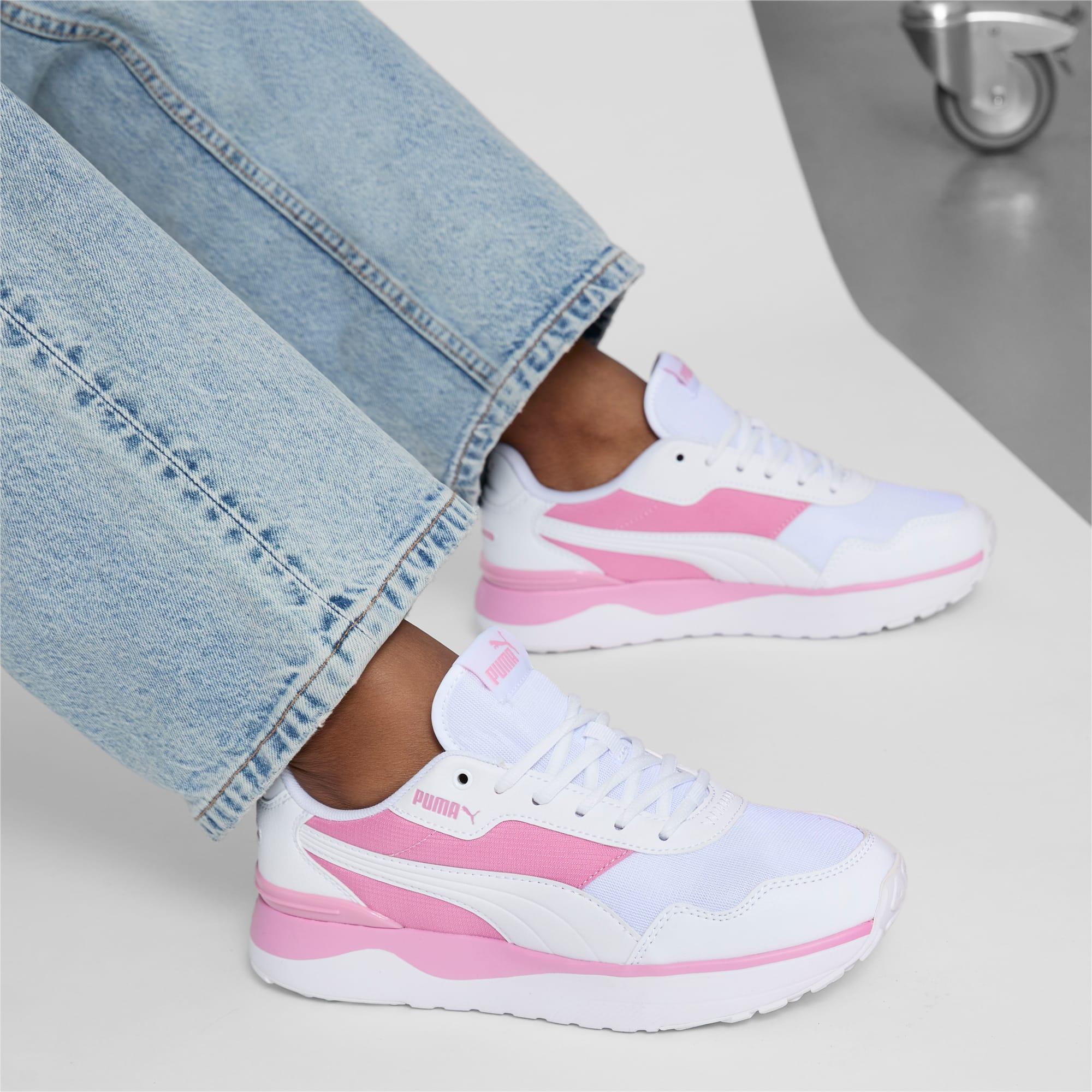 R78 Voyage Women's Sneakers Product Image