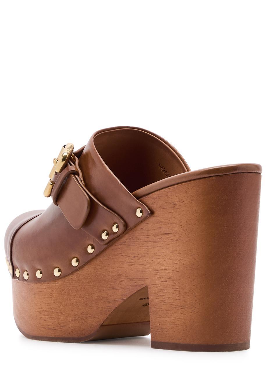 Chloe Jeannette 115 Leather Platform Clogs In Tan Product Image