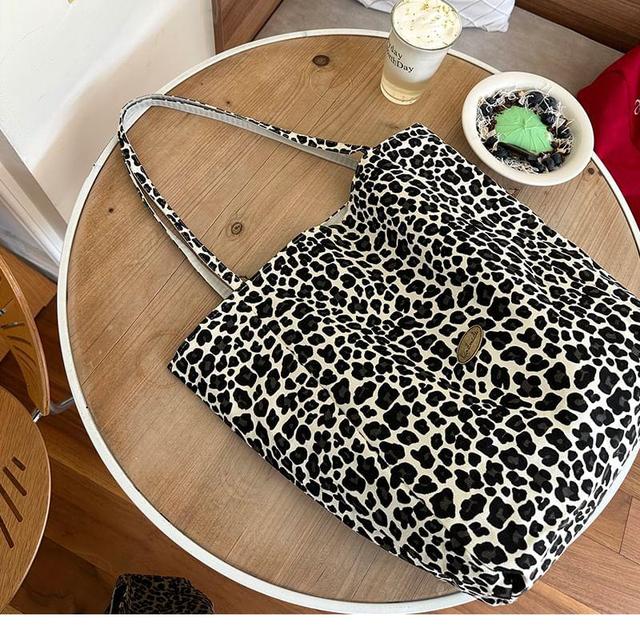 Leopard Print Tote Bag Product Image