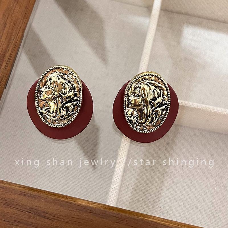 Metal Round Stud Earring Product Image