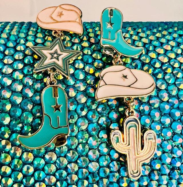 Dangling Western Turquoise Earrings Product Image