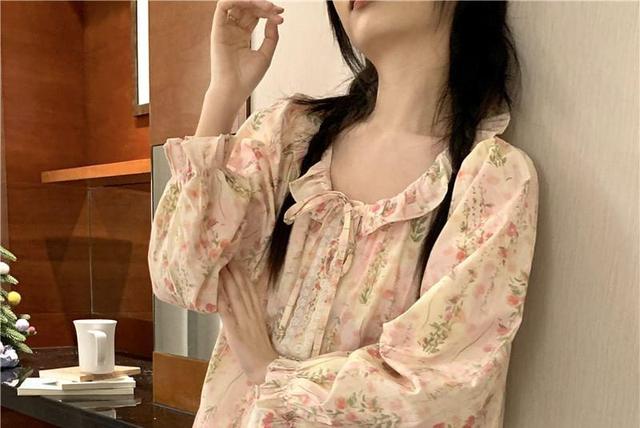 Pajama Set: Long Sleeve Collared Floral Print Frill Bow Blouse + Straight Leg Pants Product Image