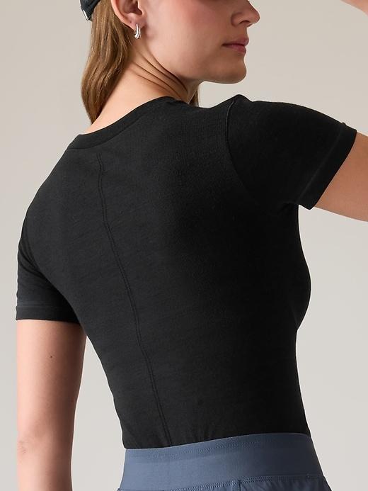 Ascent Seamless Tee Product Image