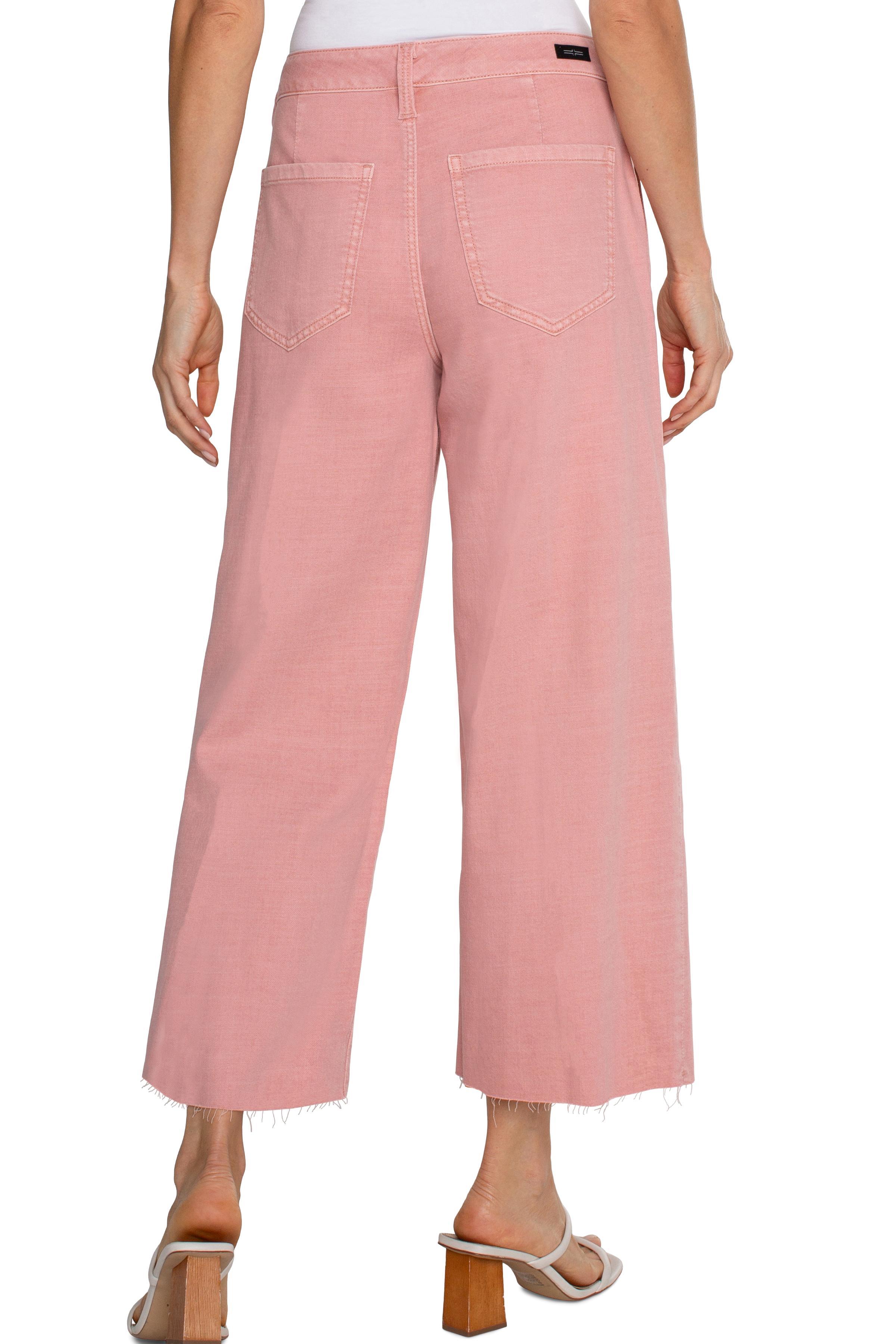 Stride Hr Wide Leg w/Pleat Front Pant Product Image