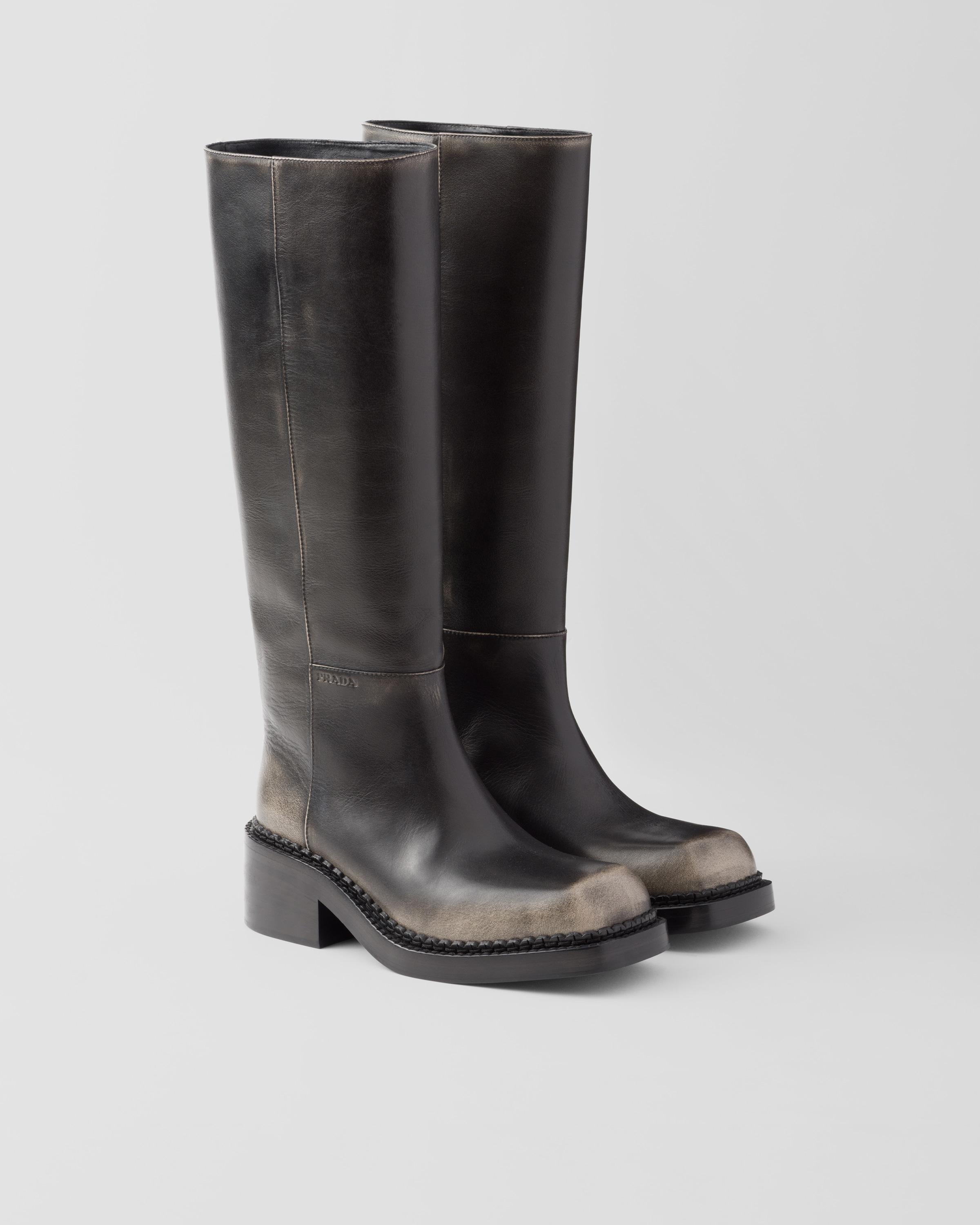 Leather boots Product Image