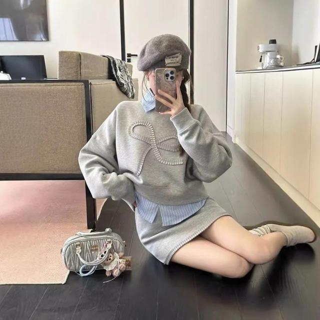 Set: Mock Two-Piece Long-Sleeve Bow Applique Striped Collar Sweatshirt + High Waist Mini Pencil Skirt Product Image