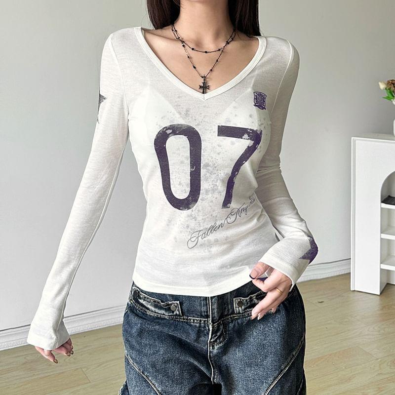 Long Sleeve V-Neck Numbering Tee Product Image