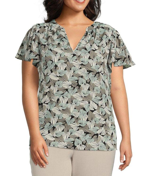 Kasper Plus Size Tropical Palm Print Split V-Neck Short Flutter Sleeve Top Product Image