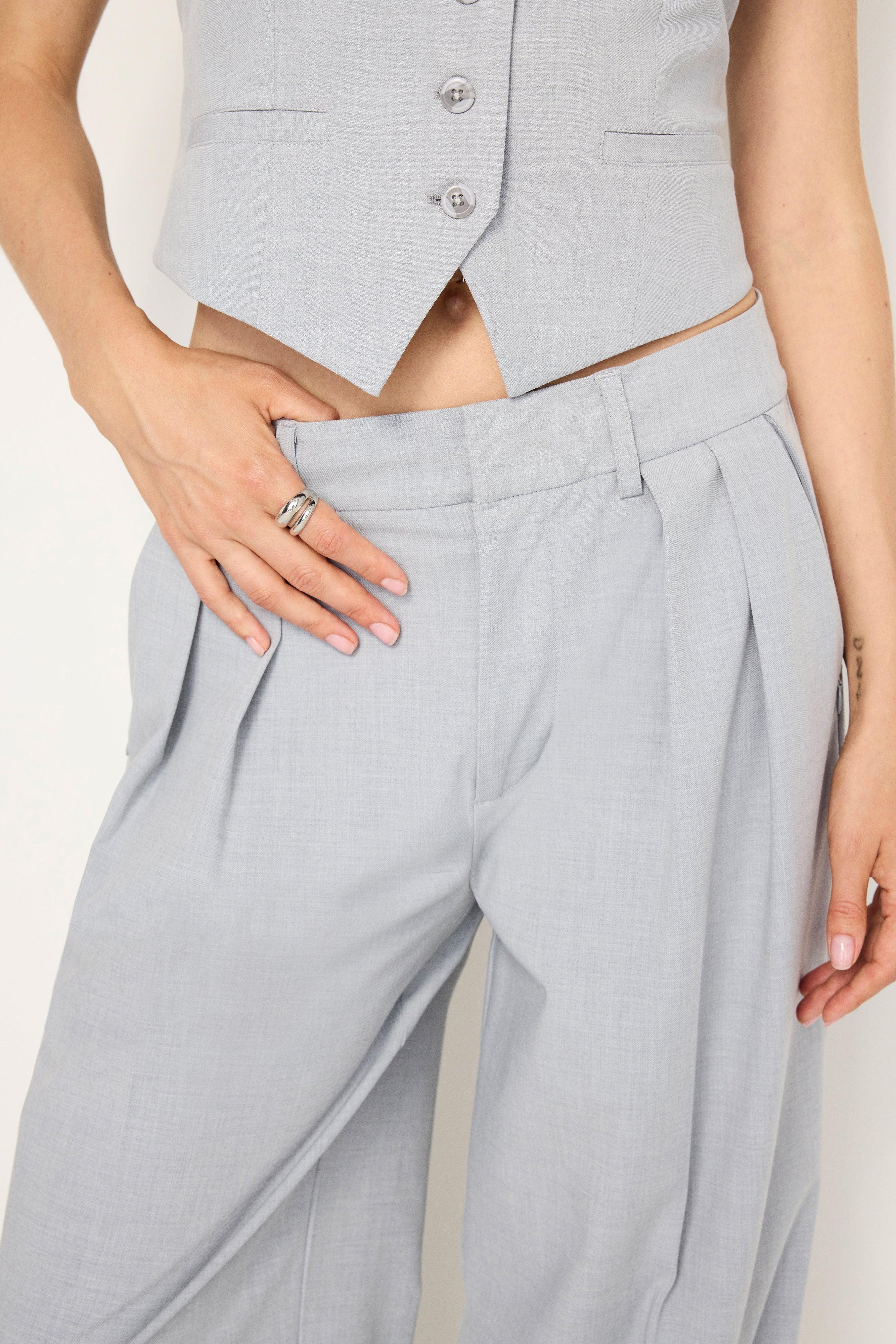 ESSENTIAL SUITING PLEATED TROUSERS | HEATHER GREY001 Product Image