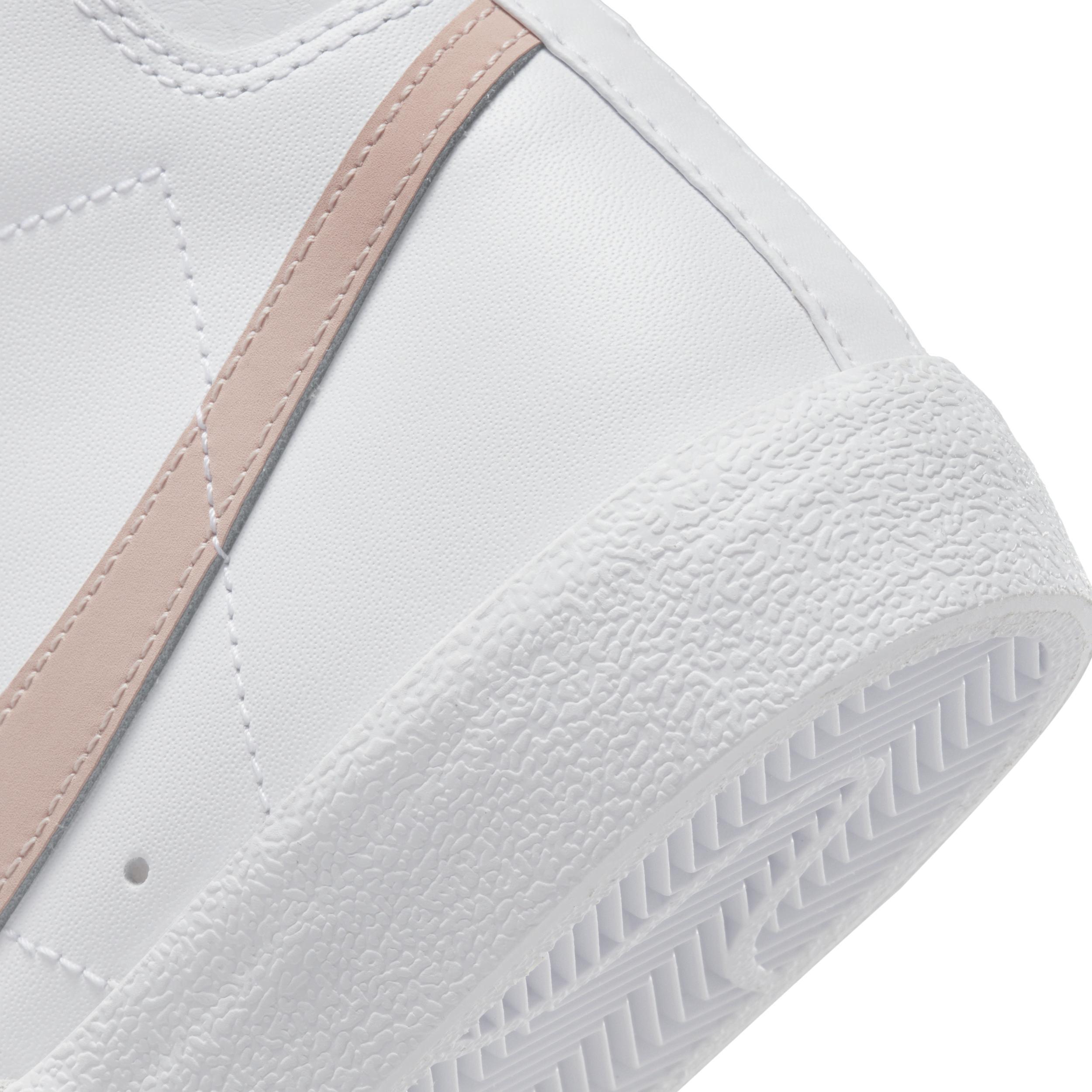 Nike Women's Blazer Mid '77 Shoes Product Image