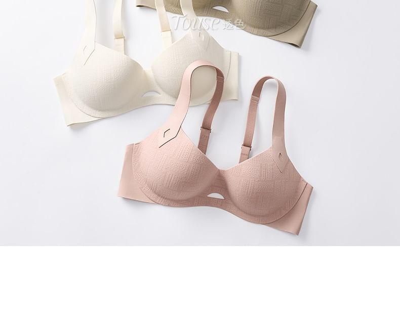 Plain Cutout Seamless Bra / Panty / Set Product Image