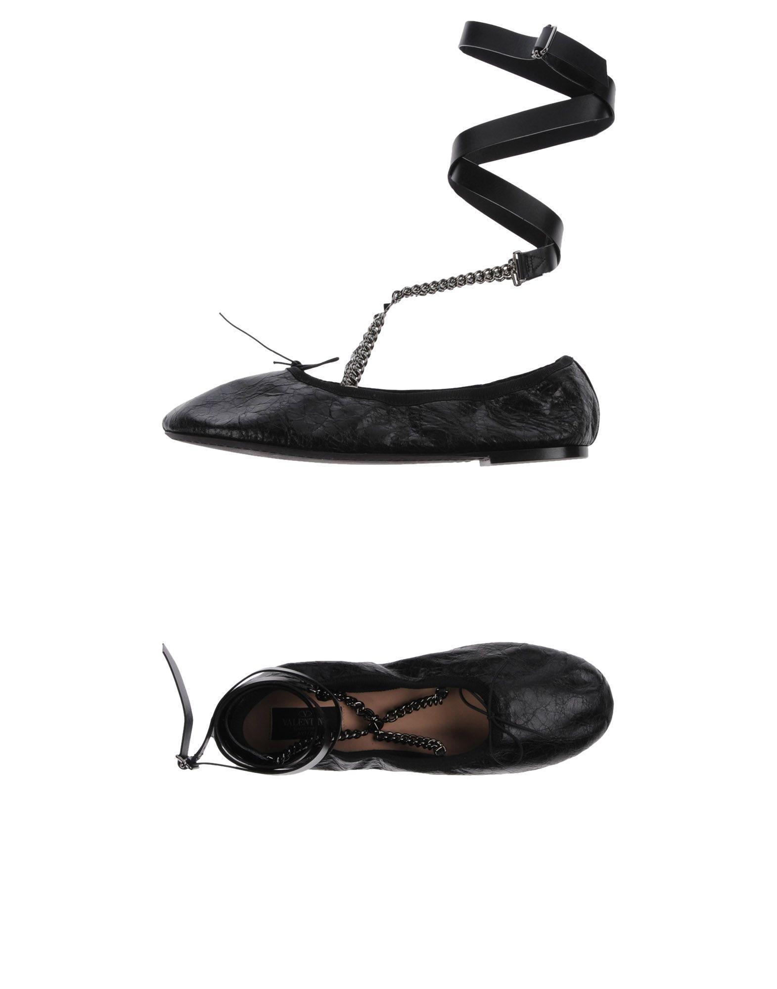 VALENTINO GARAVANI Ballet Flats In Black product image