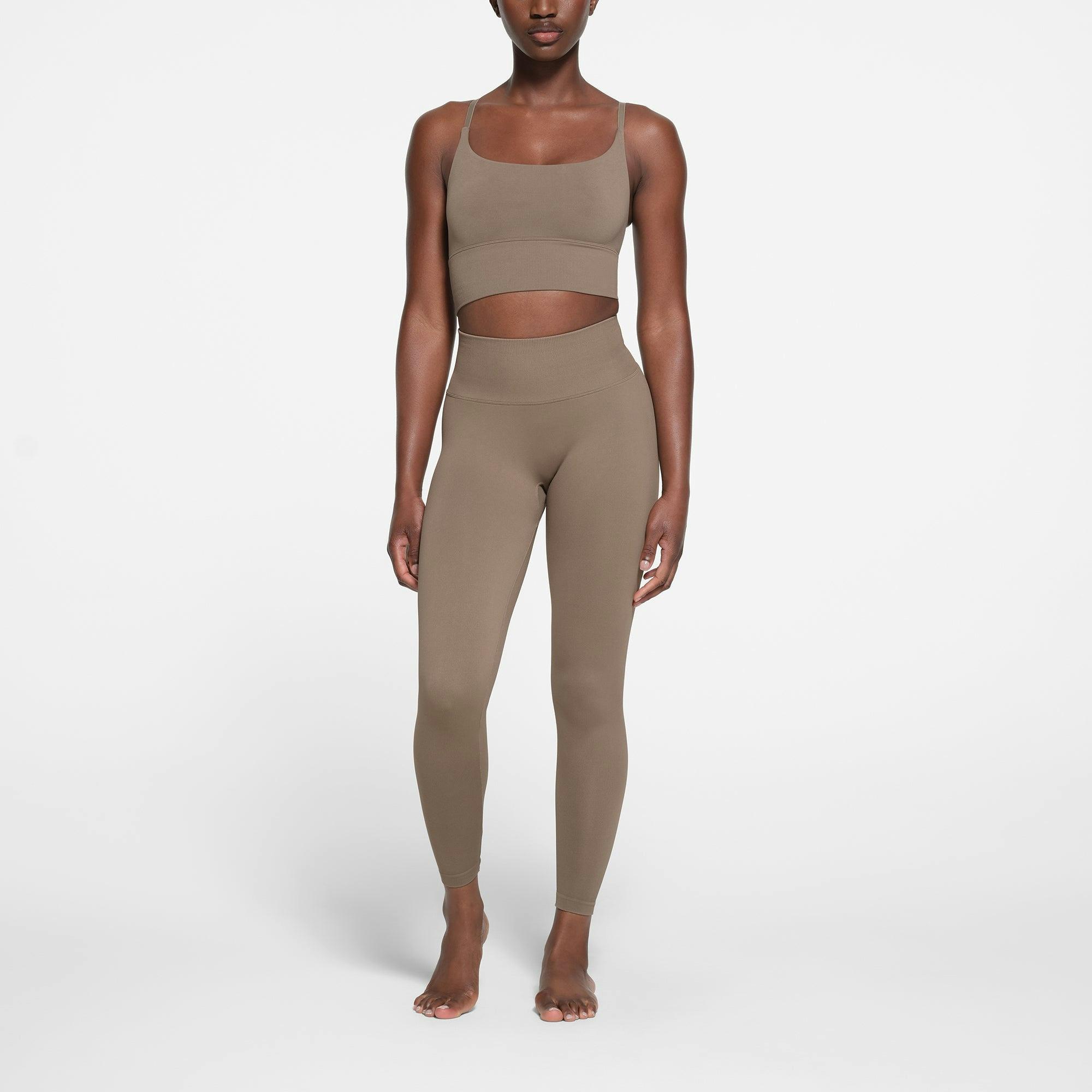 CONTOUR NYLON LEGGING | TRUFFLE Product Image