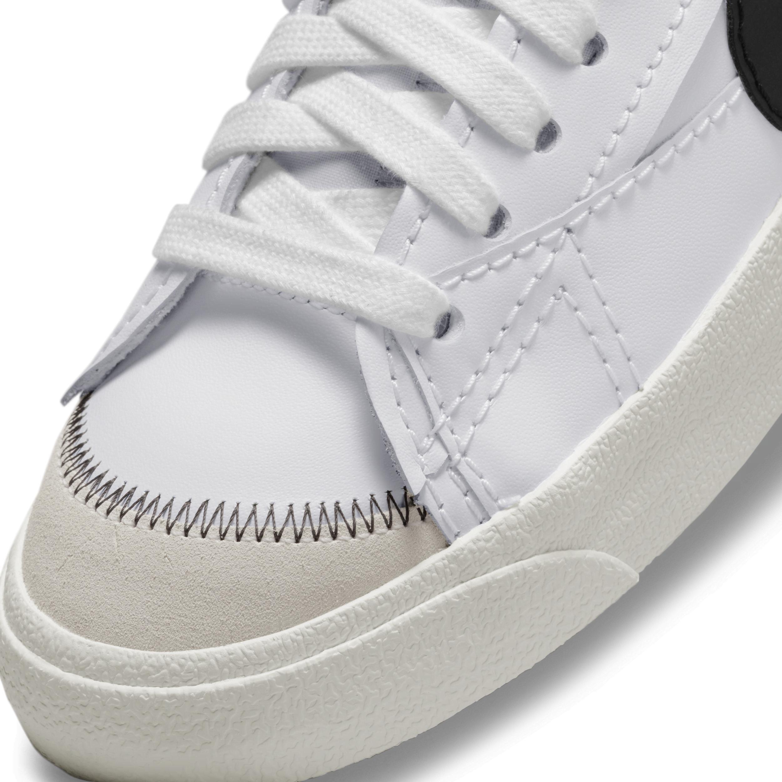 Nike Men's Blazer Low '77 Jumbo Shoes Product Image