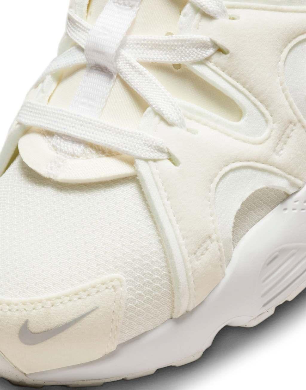 Nike Air Huarache Craft sneakers in white Product Image