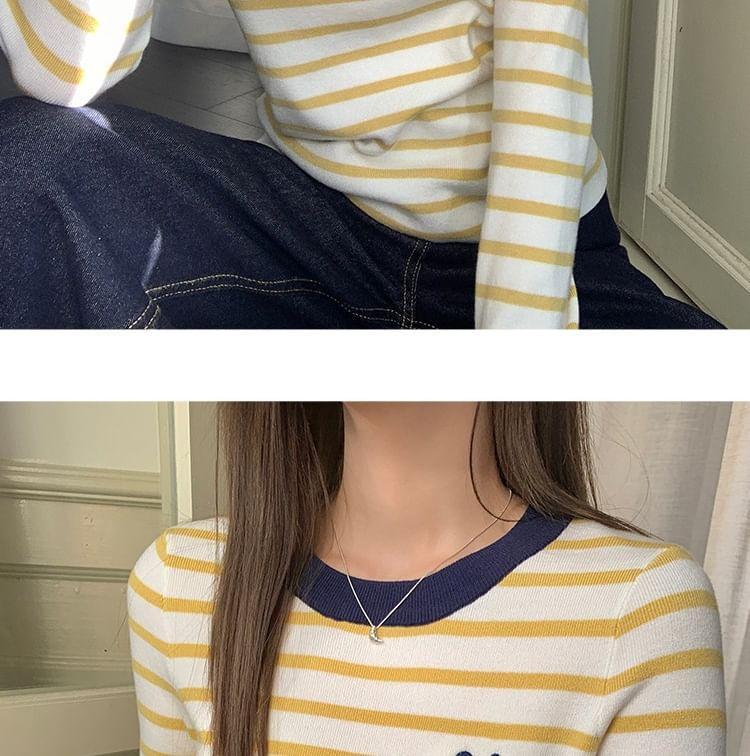 Long-Sleeve Round Neck Striped Bow Embroidered Contrast Trim Knit Top Product Image