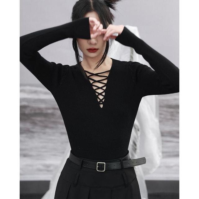 Long-Sleeve V-Neck Plain Cross Strap Ribbed Knit Top Product Image