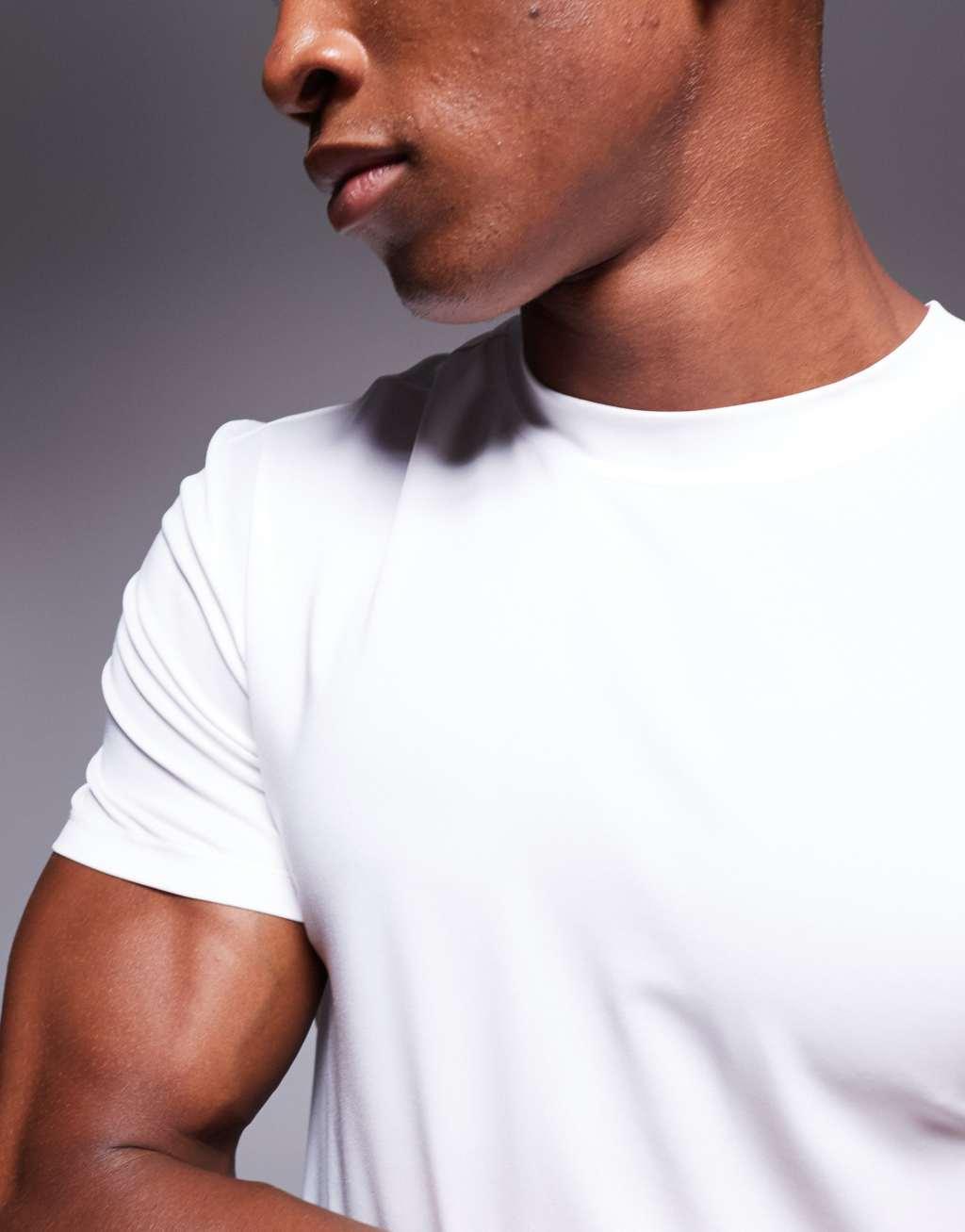 ASOS 4505 Icon muscle fit training T-shirt with quick dry in white Product Image