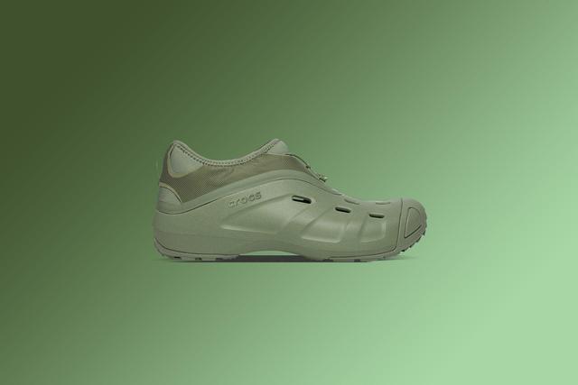 Crocs x Satisfy Quick Trail Low - Moss Male Product Image