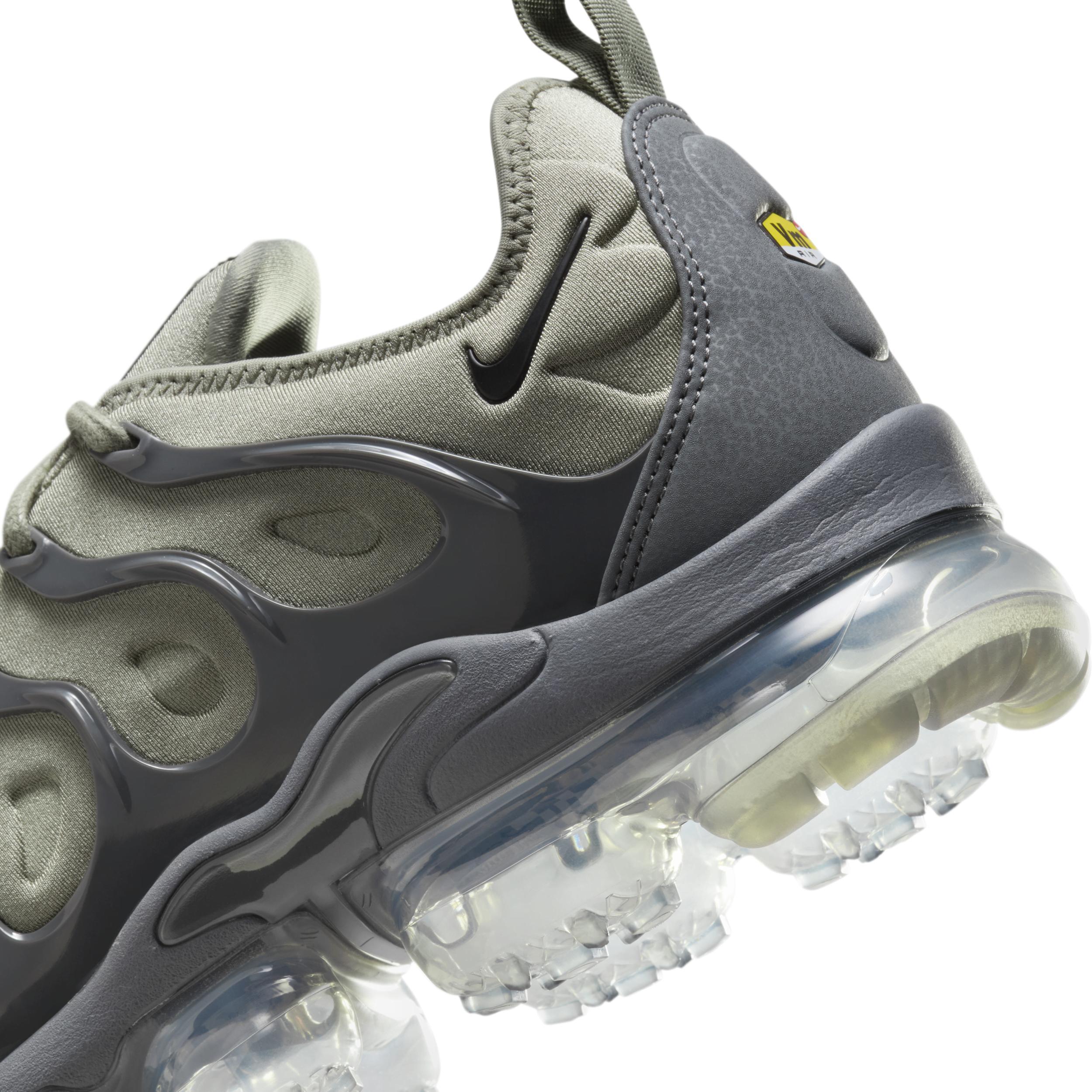 Nike Men's Air VaporMax Plus Shoes Product Image