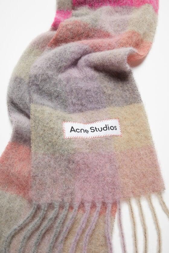 Mohair checked scarf Product Image