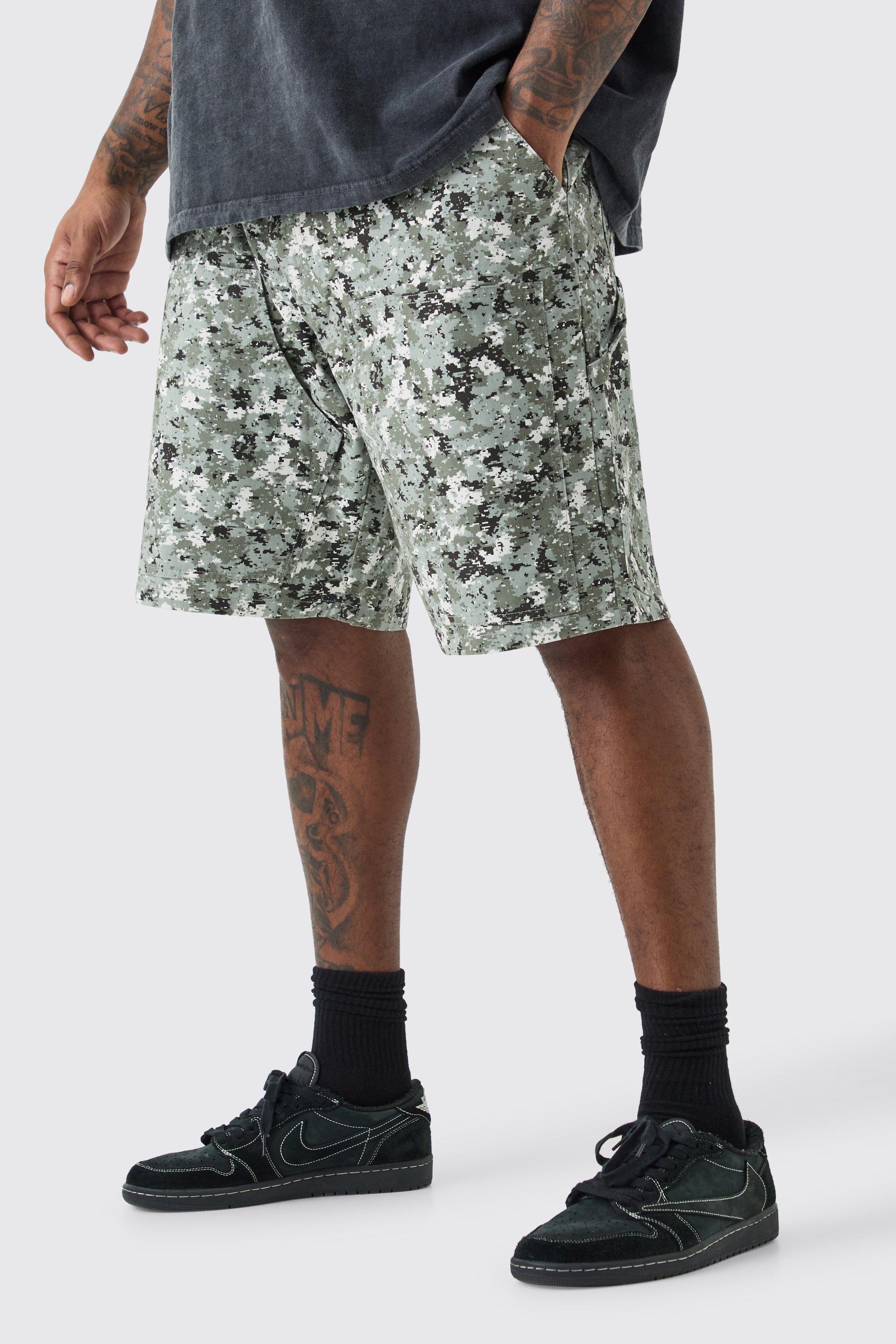 Plus Fixed Waist Camo Twill Carpenter Short | boohooMAN USA Product Image