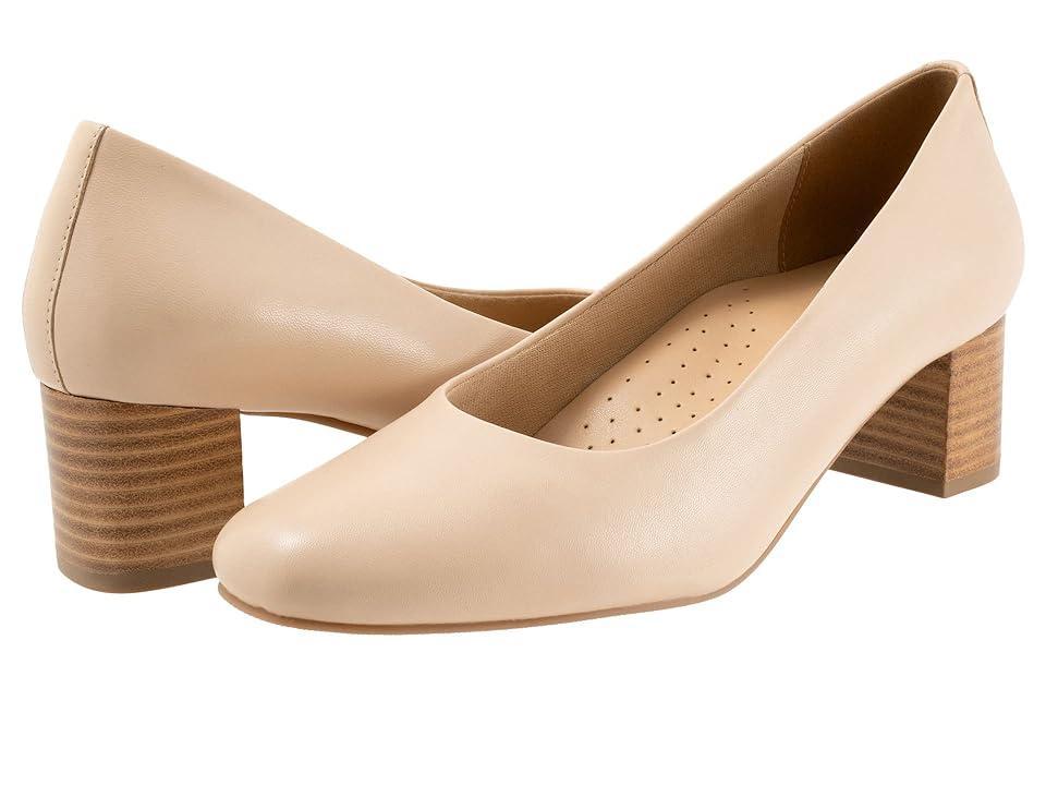 Trotters Daria Block Heel Pump Product Image